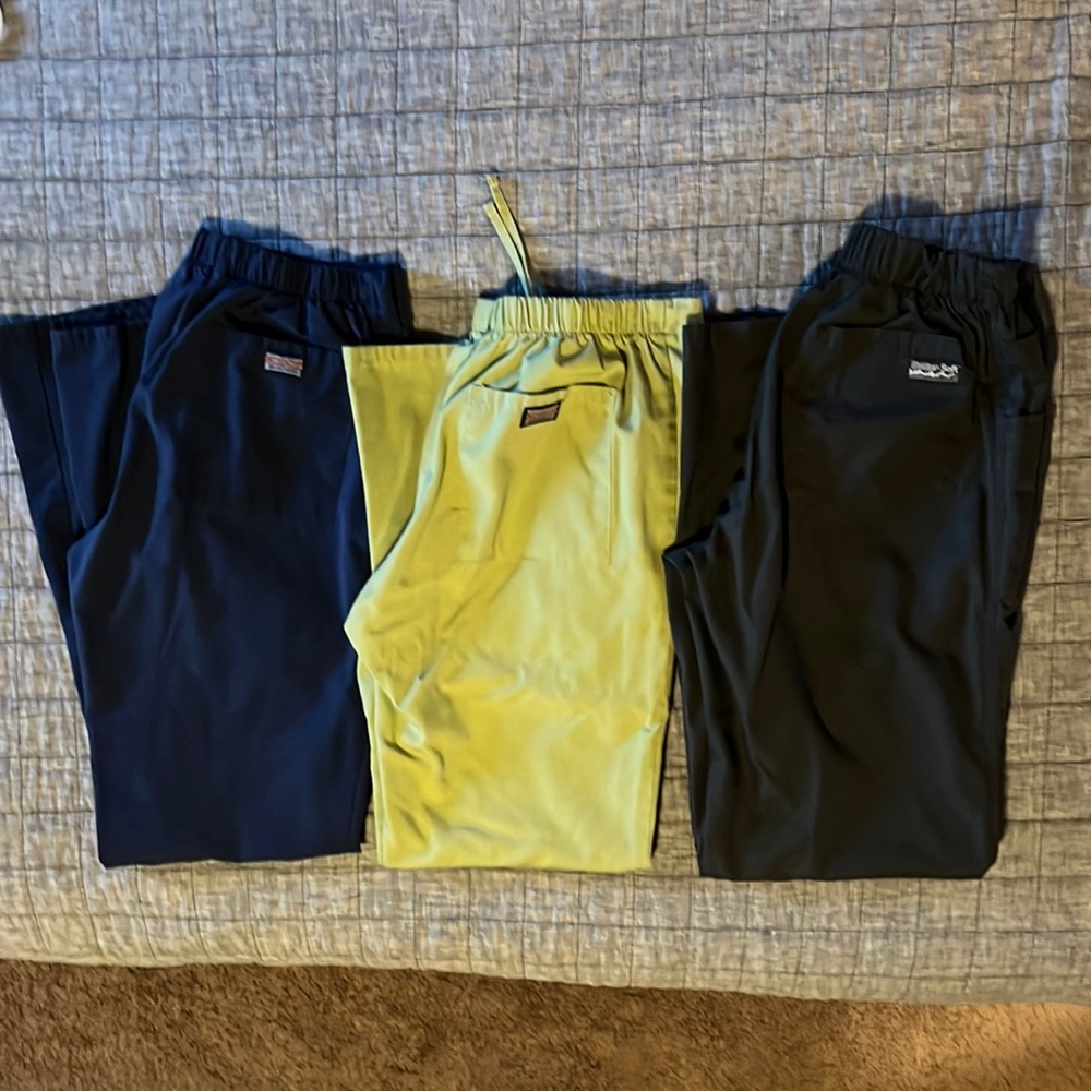 Women’s scrubs pants